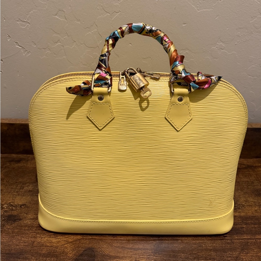 Louis Vuitton Alma with lock and key - Picture 2 of 13